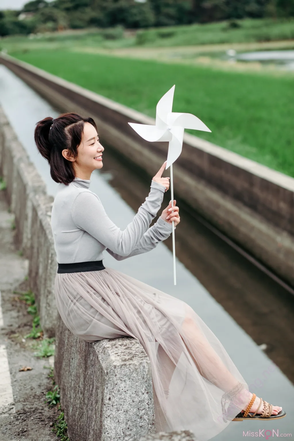 Kimi Chang (禾羽)_ 雙人寫真弓長牙佳涵+香