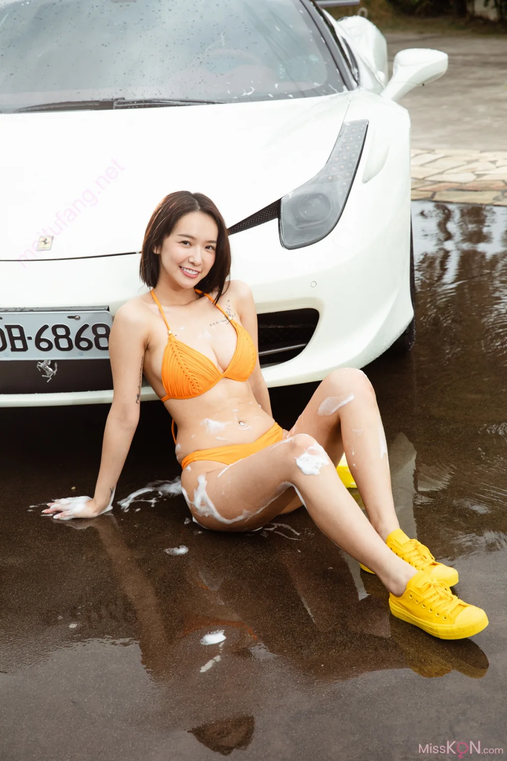 Kimi Chang (禾羽)_ 雙人寫真弓長牙佳涵+香