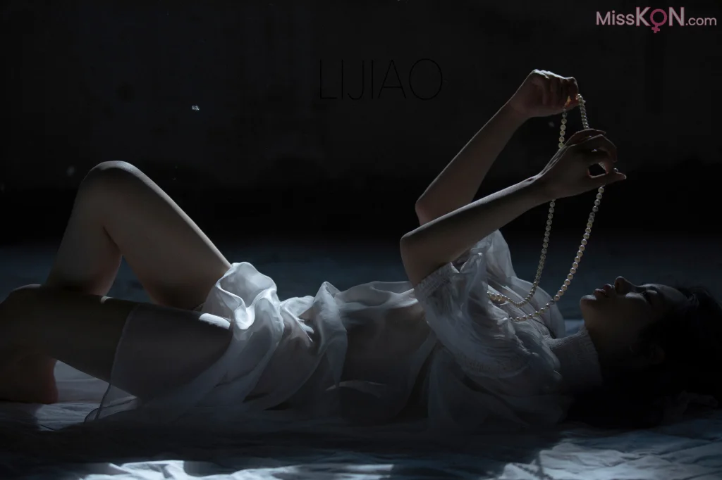 LIJIAO李娇 Vol.003_ 情色唯美露脸极品女体艺术私拍