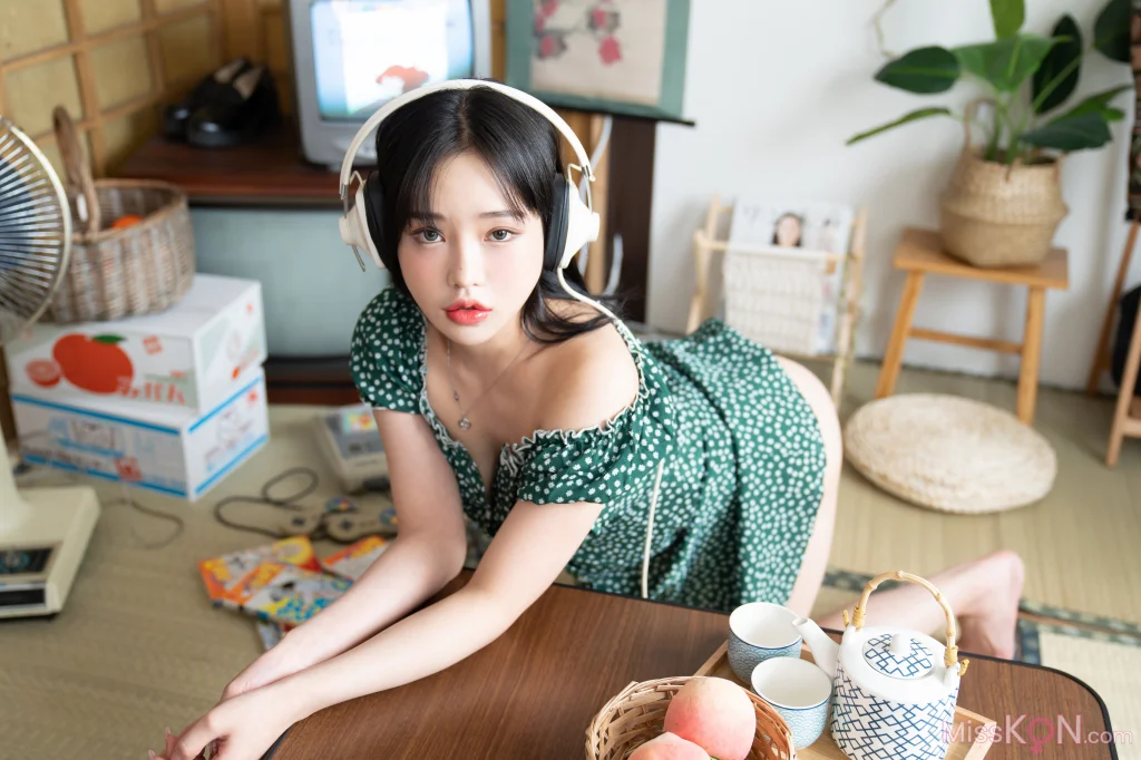 Leeae (이아이)_ Hot Vacation