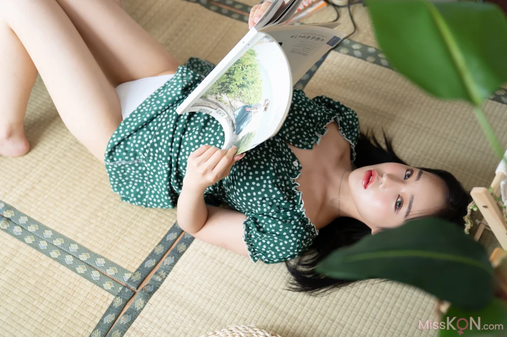 Leeae (이아이)_ Hot Vacation
