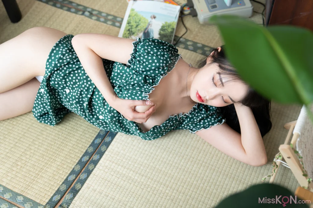 Leeae (이아이)_ Hot Vacation