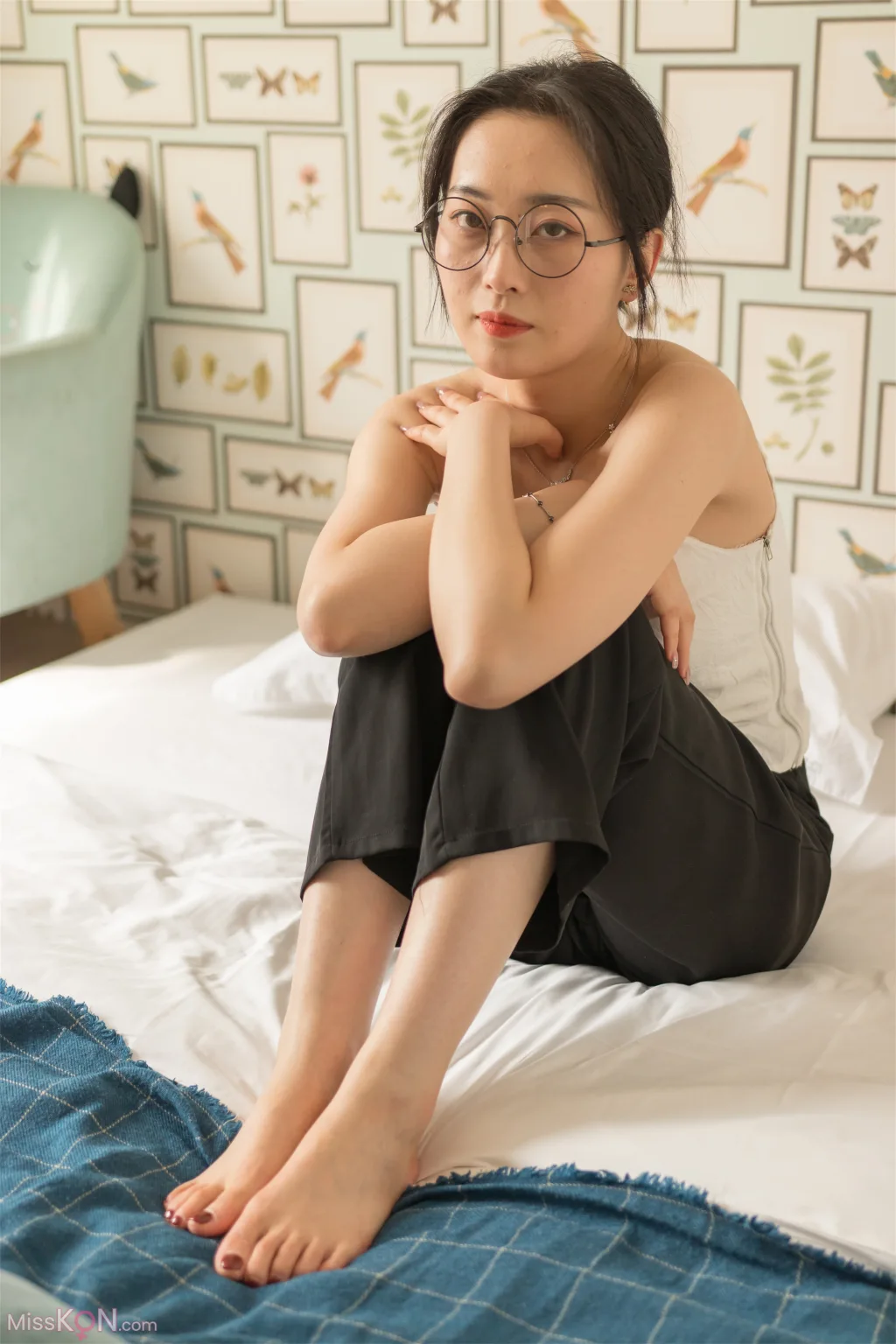 [Private Photoshoot] PKG眼镜娘_ S级女神 阳光与思绪的温柔对话