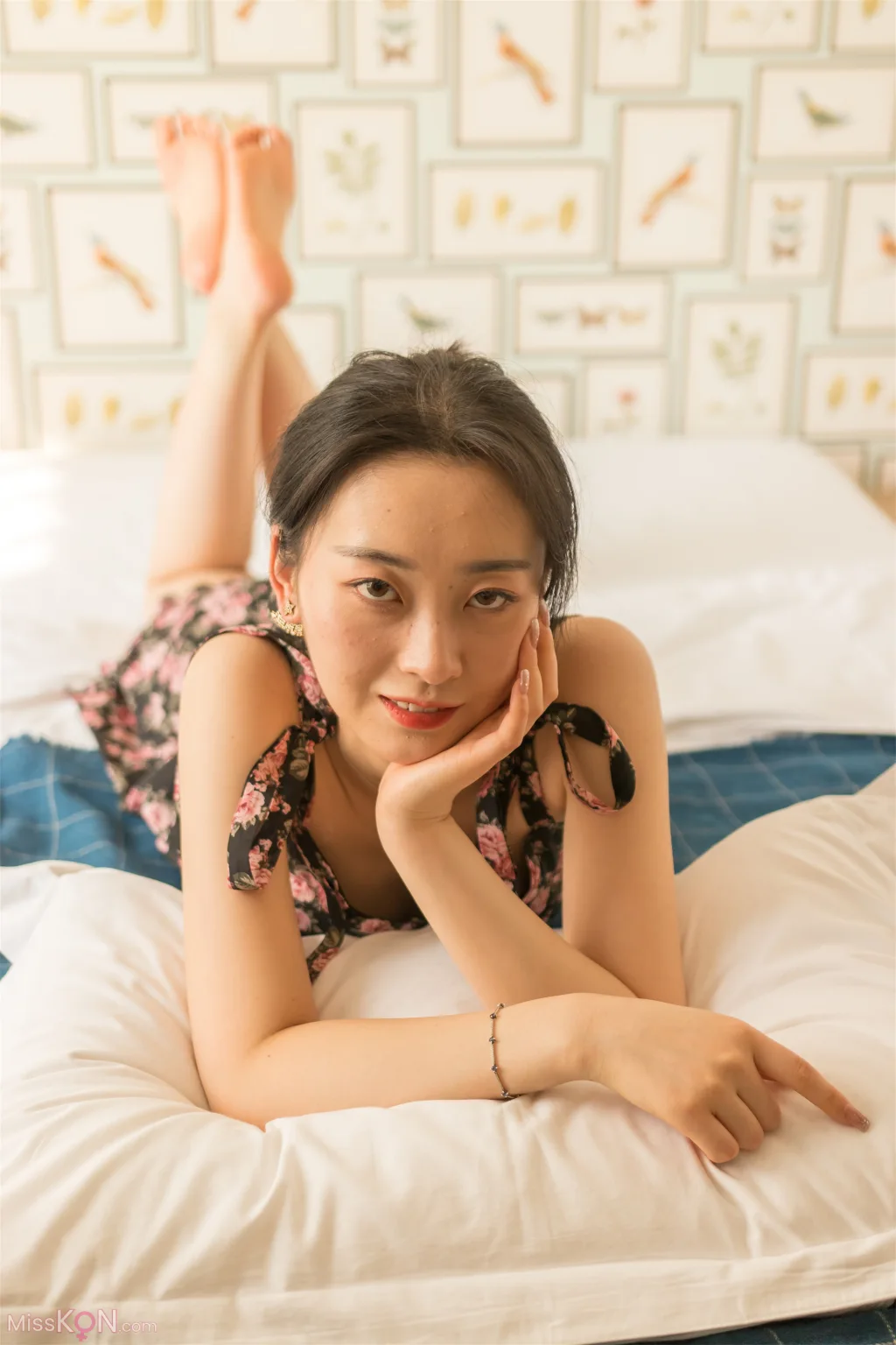 [Private Photoshoot] PKG眼镜娘_ S级女神 阳光与思绪的温柔对话