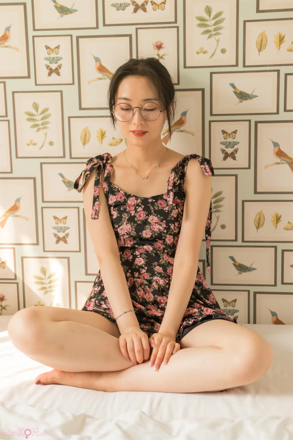 [Private Photoshoot] PKG眼镜娘_ S级女神 阳光与思绪的温柔对话