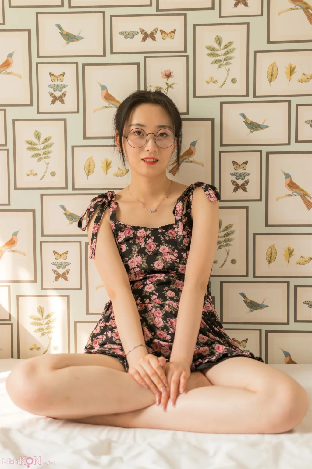 [Private Photoshoot] PKG眼镜娘_ S级女神 阳光与思绪的温柔对话