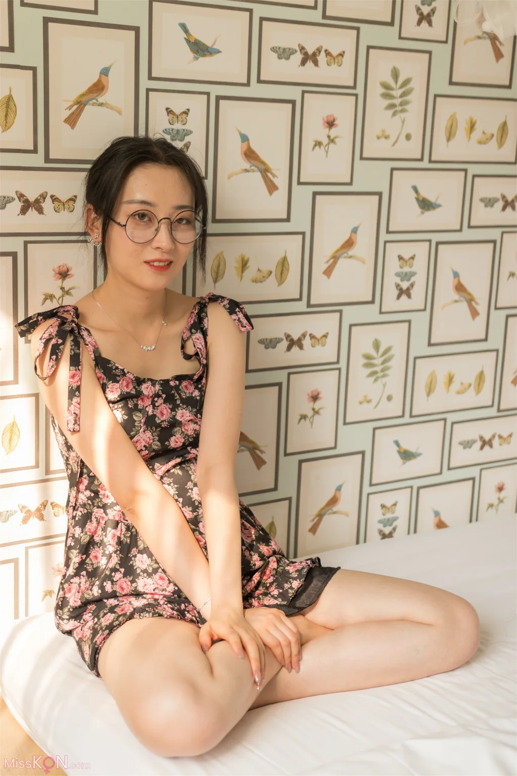 [Private Photoshoot] PKG眼镜娘_ S级女神 阳光与思绪的温柔对话