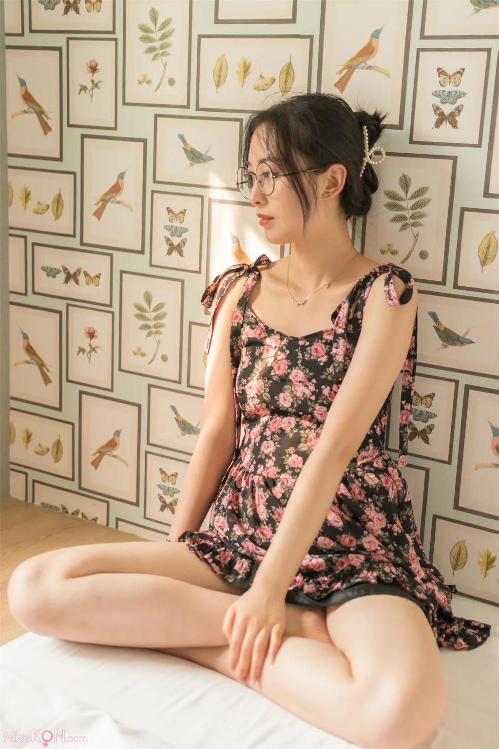 [Private Photoshoot] PKG眼镜娘_ S级女神 阳光与思绪的温柔对话