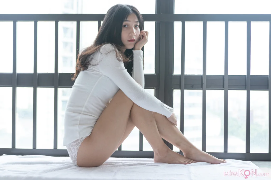 [Private Photoshoot] 小何_ 國模 大尺度 私拍套圖