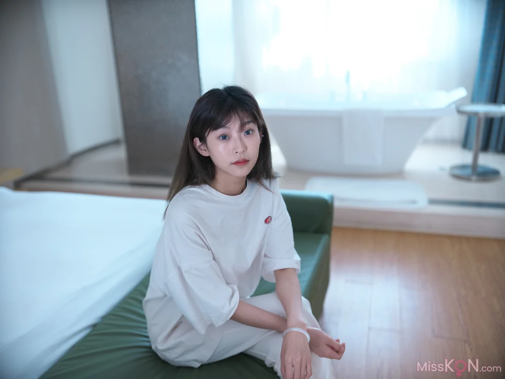 [Private Photoshoot] 希威社_ 極品 國模 私拍 4K 套圖