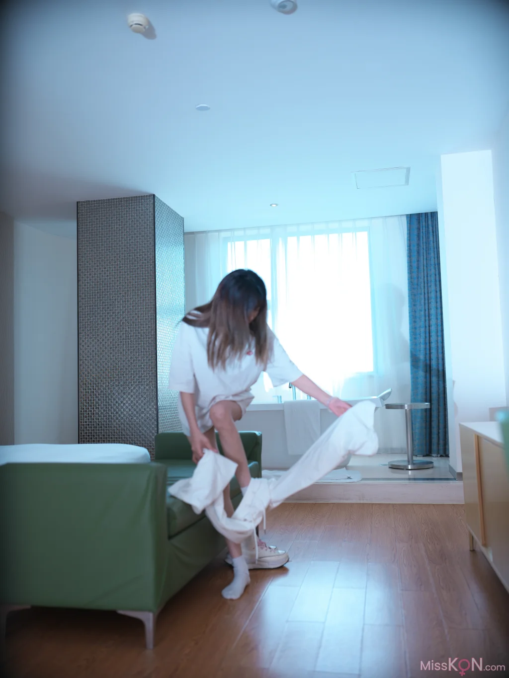 [Private Photoshoot] 希威社_ 極品 國模 私拍 4K 套圖