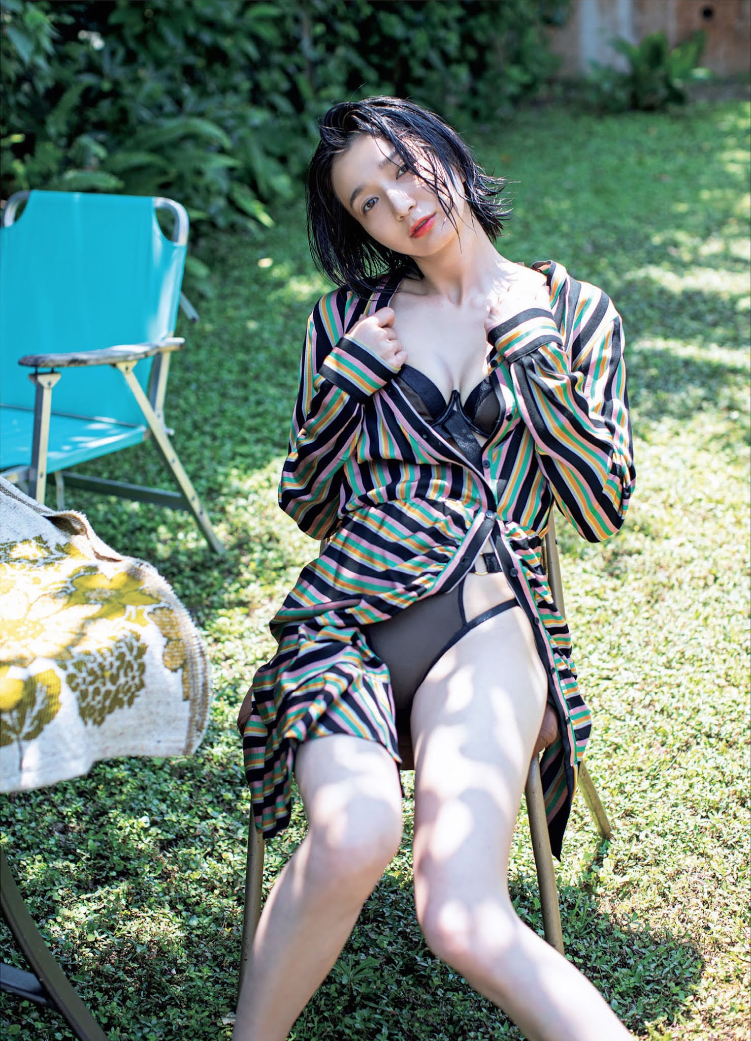 Serina 芹那, FLASH 2021.10.12 (フラッシュ 2021年10月12日号)