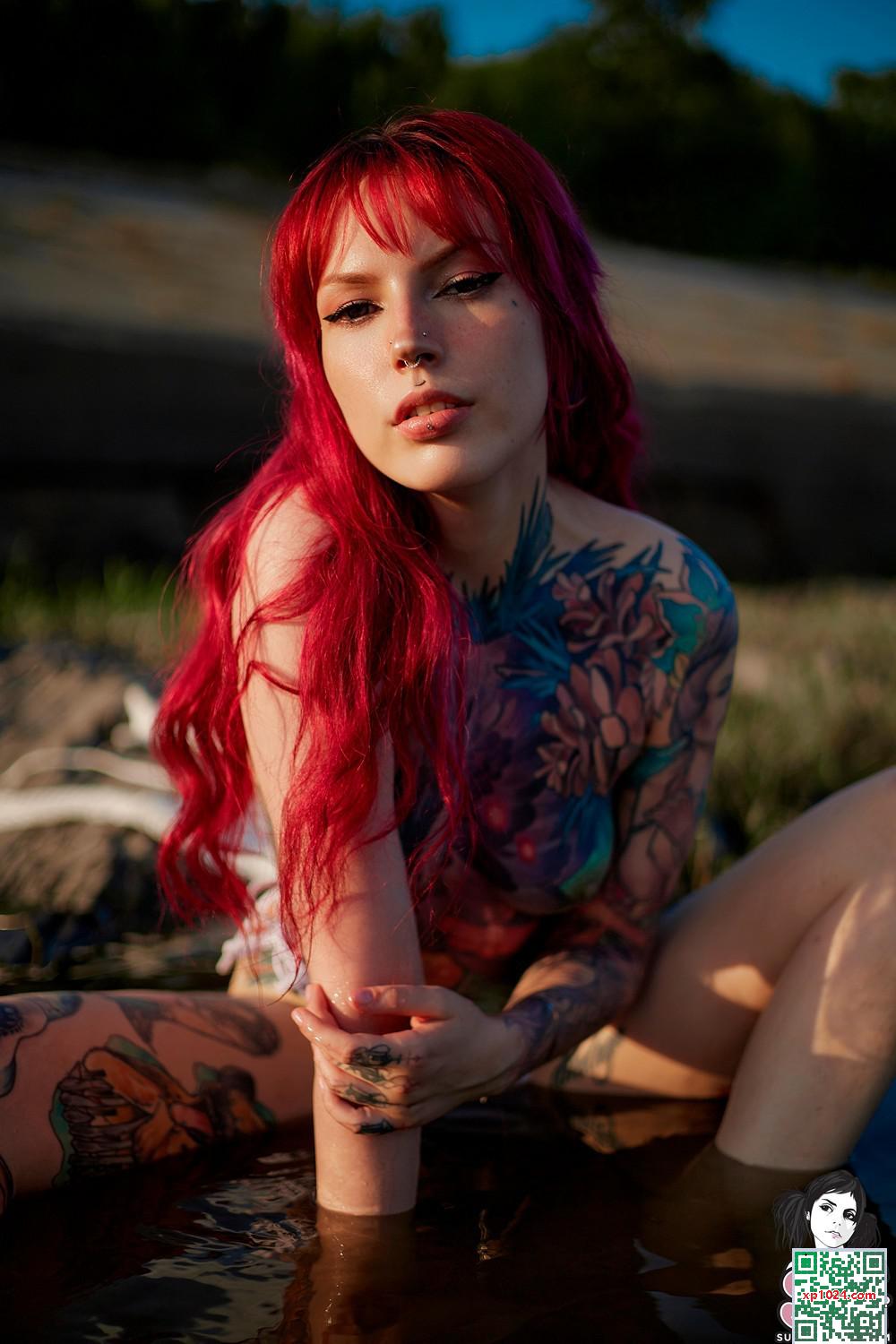 [Suicide Girls] 2025年3月20日 – Hellia – 美人魚存在