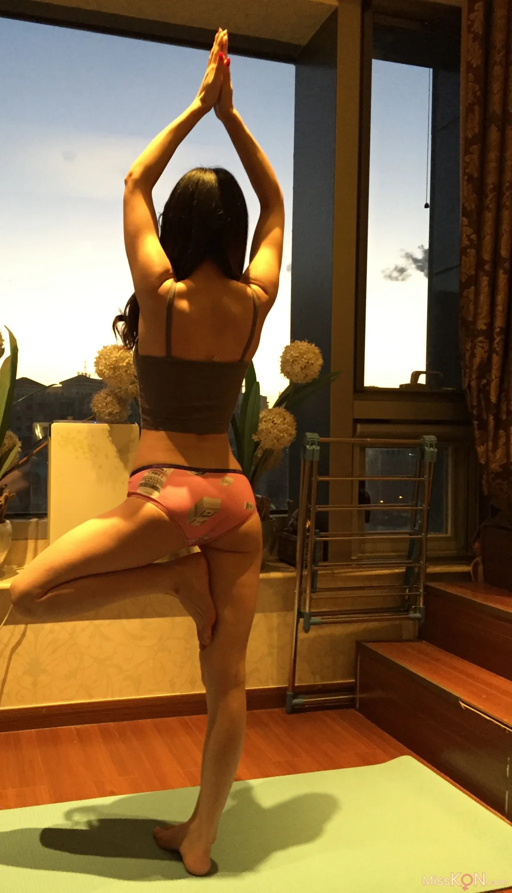 [XR Uncensored] Chen Jiaxi (沈佳熹)_ R18 秀人网模特 居家私拍
