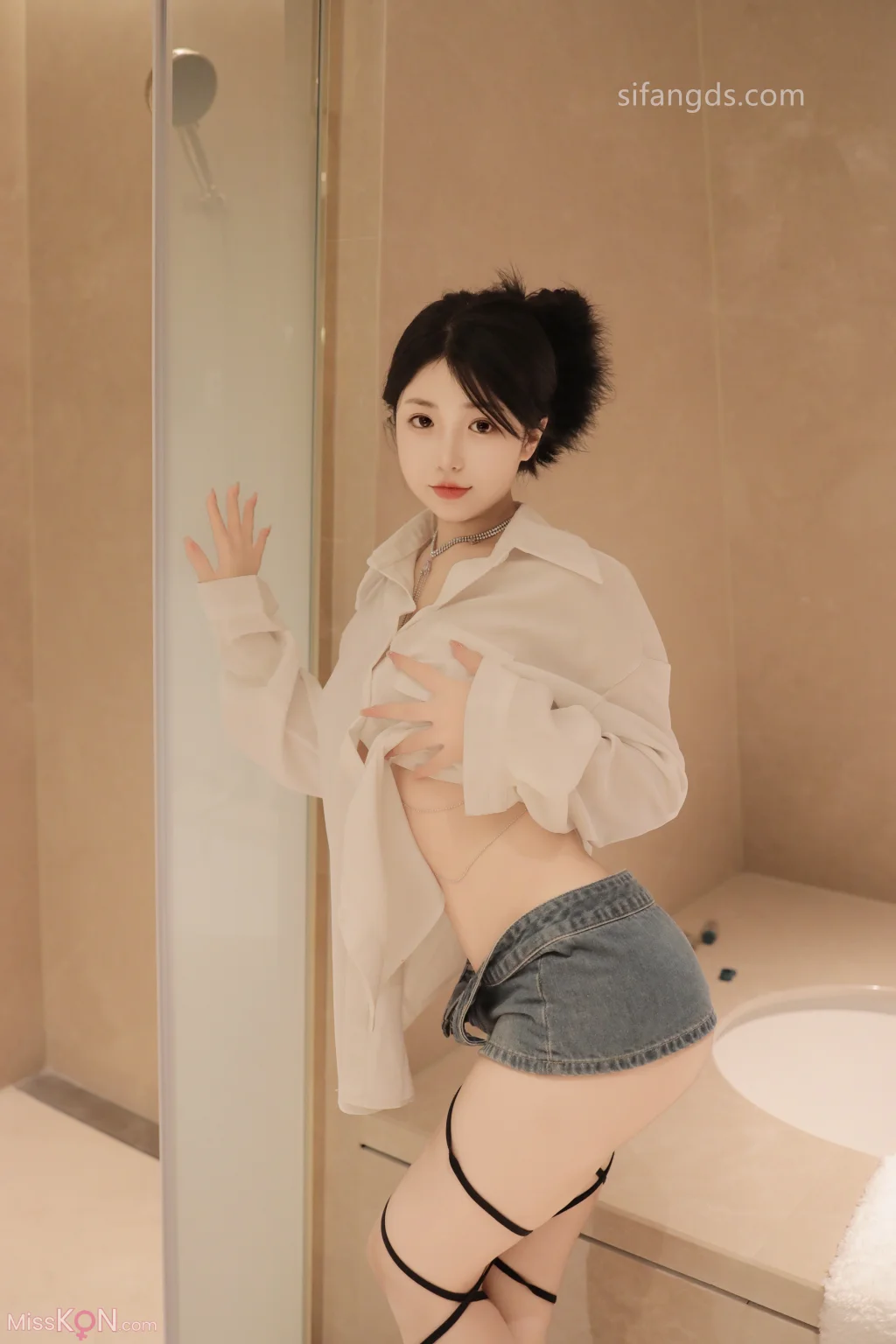 [XR Uncensored] Chen Xiaohua (陈小花)_ R18 秀人网模特 浴室中的激情