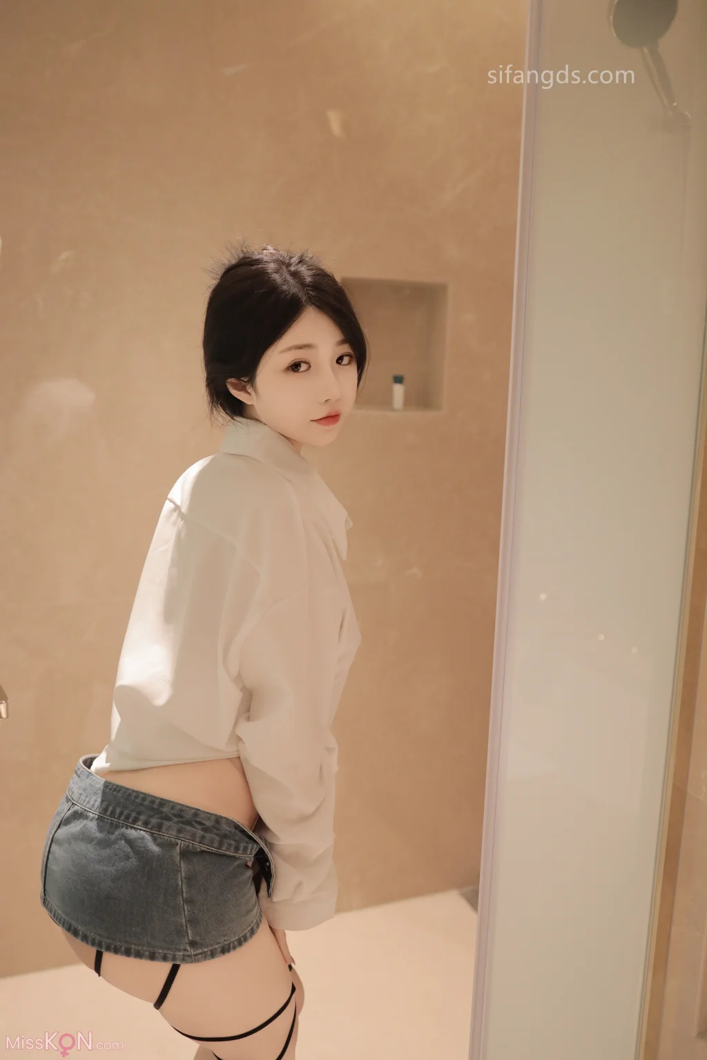 [XR Uncensored] Chen Xiaohua (陈小花)_ R18 秀人网模特 浴室中的激情