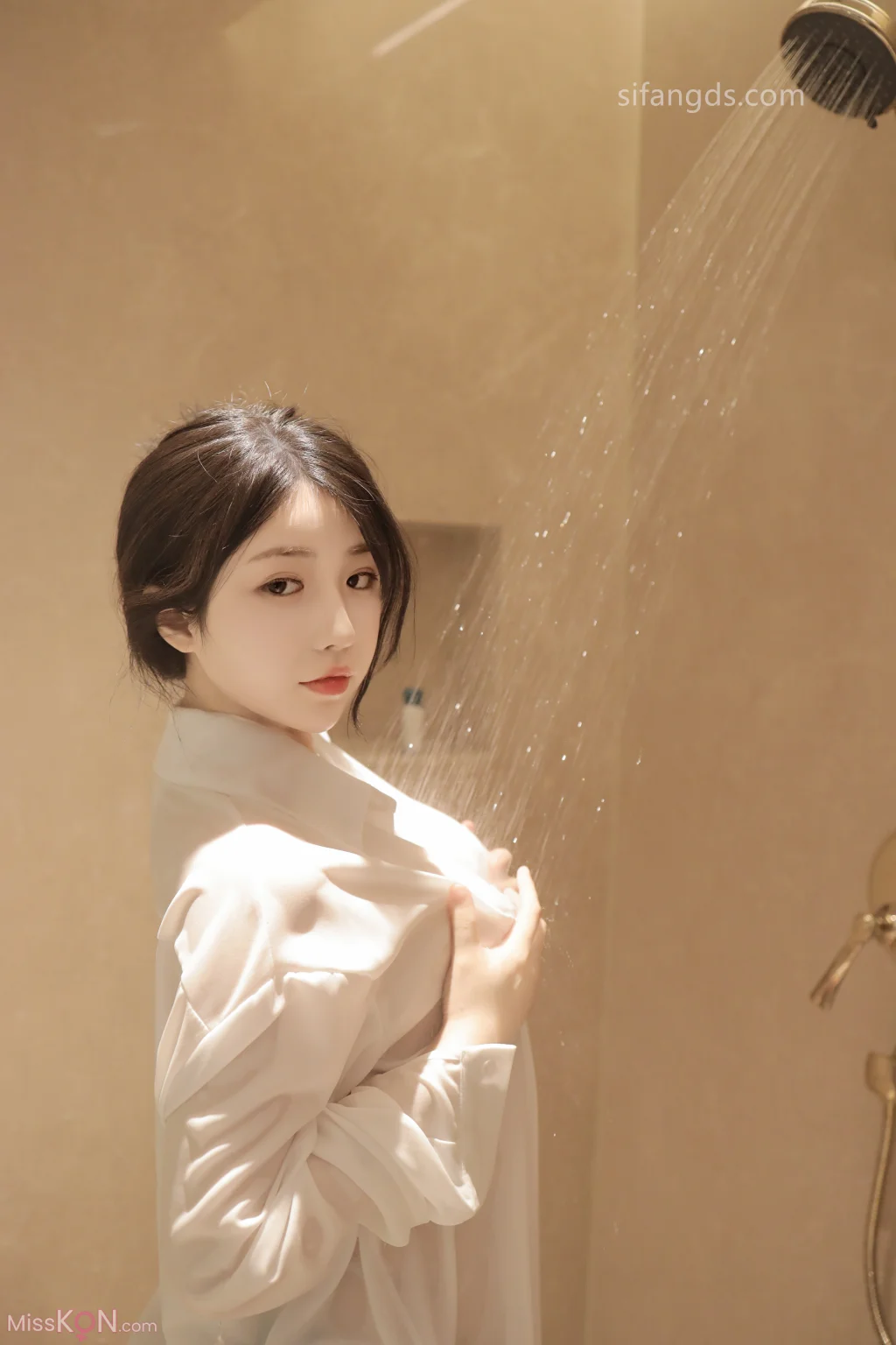 [XR Uncensored] Chen Xiaohua (陈小花)_ R18 秀人网模特 浴室中的激情