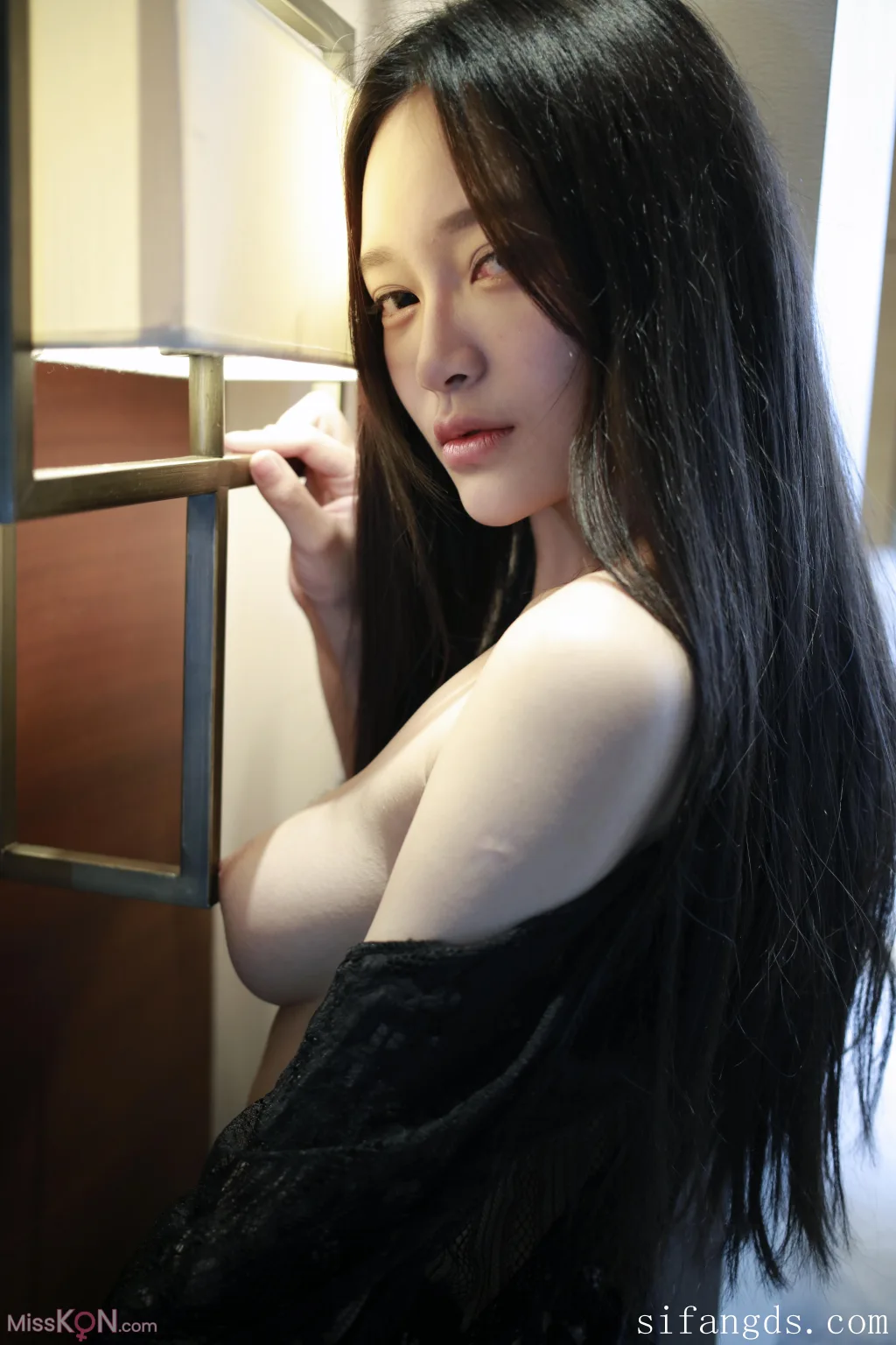 [XR Uncensored] Tang Qi Er (唐琪儿)_ R18 秀人网模特 难掩的春色