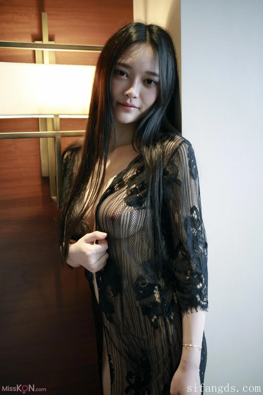 [XR Uncensored] Tang Qi Er (唐琪儿)_ R18 秀人网模特 难掩的春色