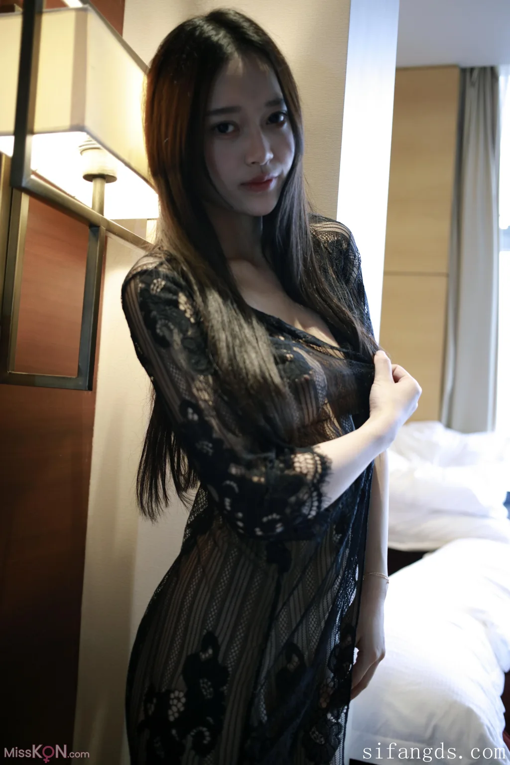 [XR Uncensored] Tang Qi Er (唐琪儿)_ R18 秀人网模特 难掩的春色