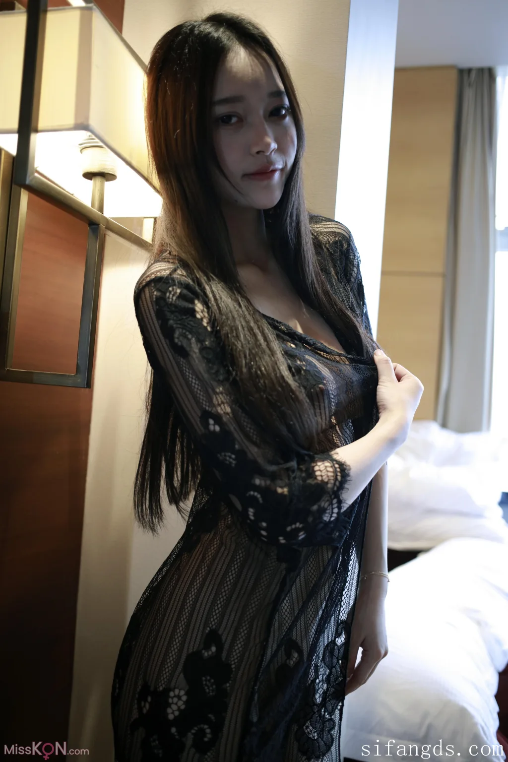 [XR Uncensored] Tang Qi Er (唐琪儿)_ R18 秀人网模特 难掩的春色
