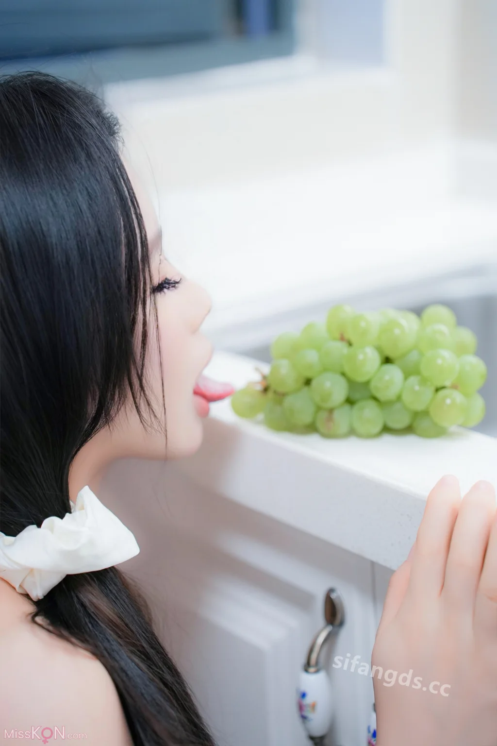 [XR Uncensored] 于诺诺_ R18 秀人网模特 白丝厨娘 极致诱惑