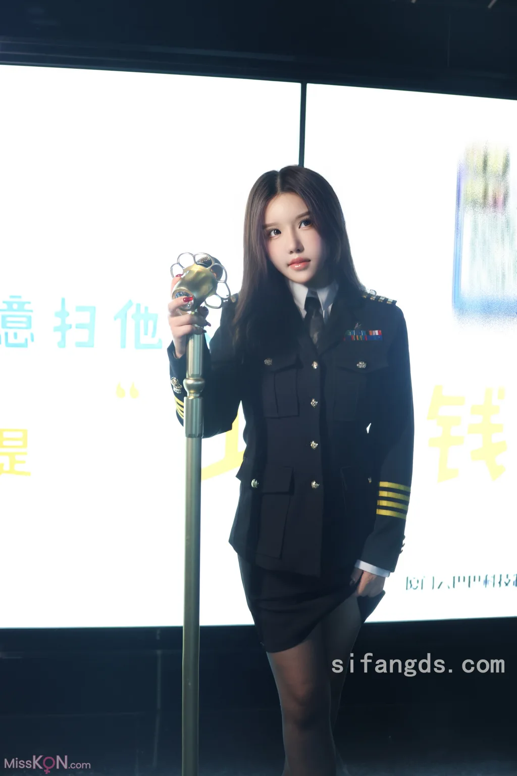 [XR Uncensored] 小薯条nienie_ R18 秀人网模特 KTV激情篇剧情
