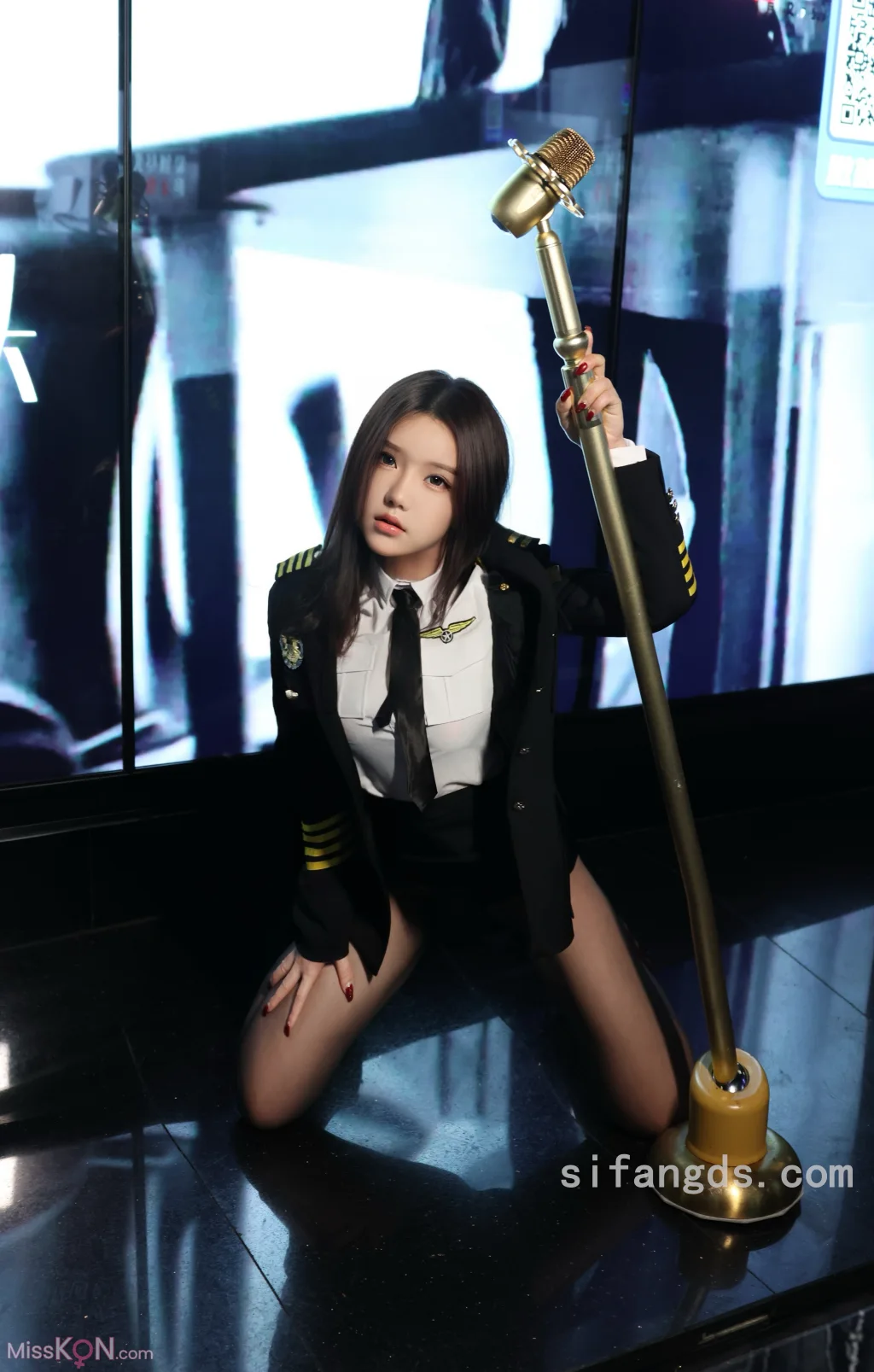 [XR Uncensored] 小薯条nienie_ R18 秀人网模特 KTV激情篇剧情