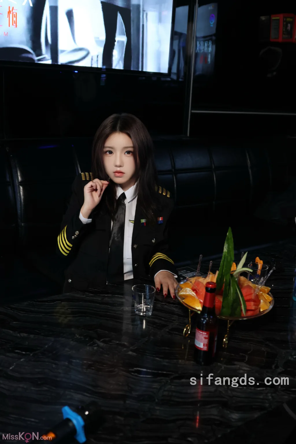 [XR Uncensored] 小薯条nienie_ R18 秀人网模特 KTV激情篇剧情