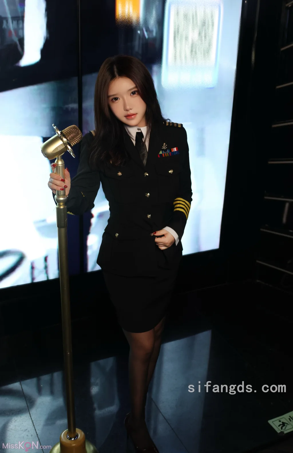 [XR Uncensored] 小薯条nienie_ R18 秀人网模特 KTV激情篇剧情