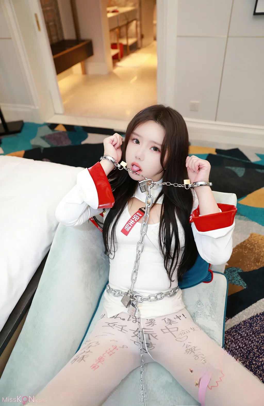 [XR Uncensored] 小薯条nienie_ R18 秀人网模特 甜蜜束缚