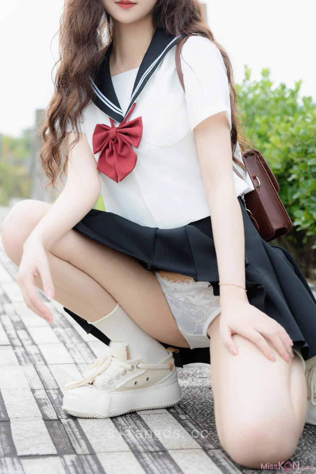 [XR Uncensored] 拍黄瓜_ R18 秀人网模特 纯真与活力的完美结合