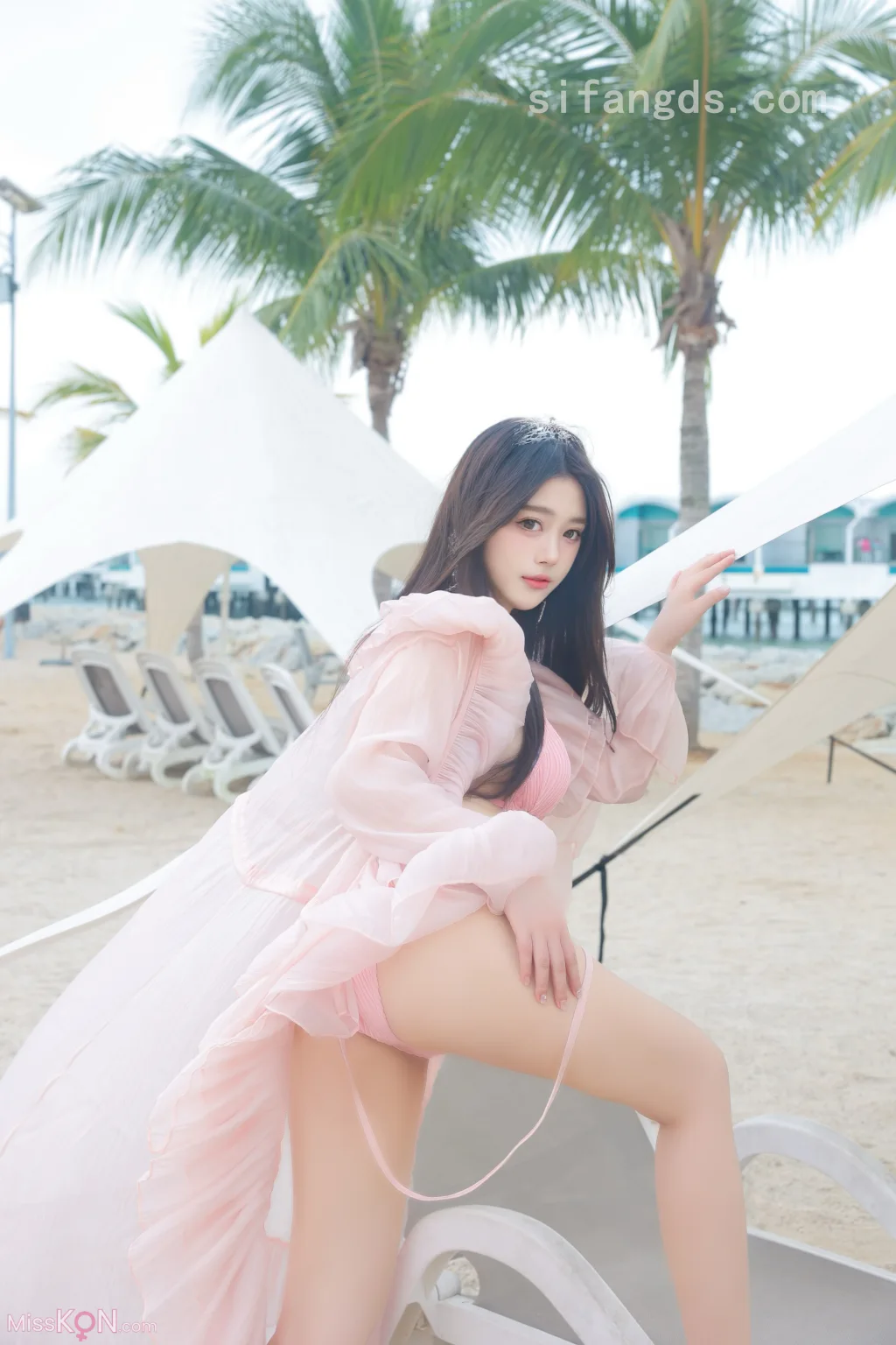 [XR Uncensored] 蛋蛋宝_ R18 秀人网模特 粉色泳装的诱惑