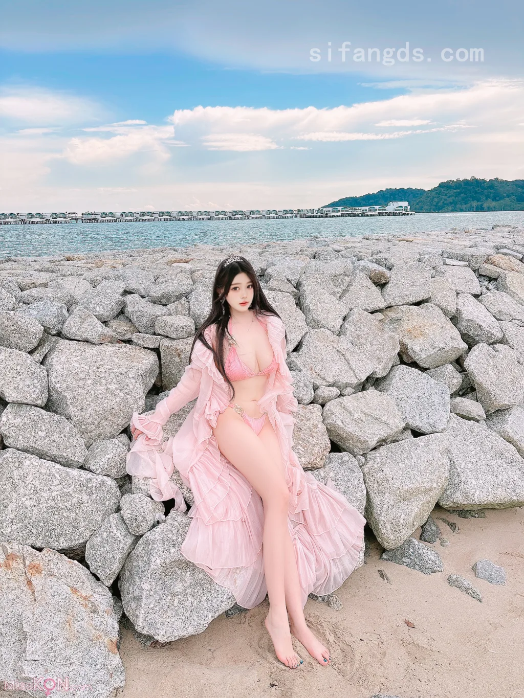 [XR Uncensored] 蛋蛋宝_ R18 秀人网模特 粉色泳装的诱惑