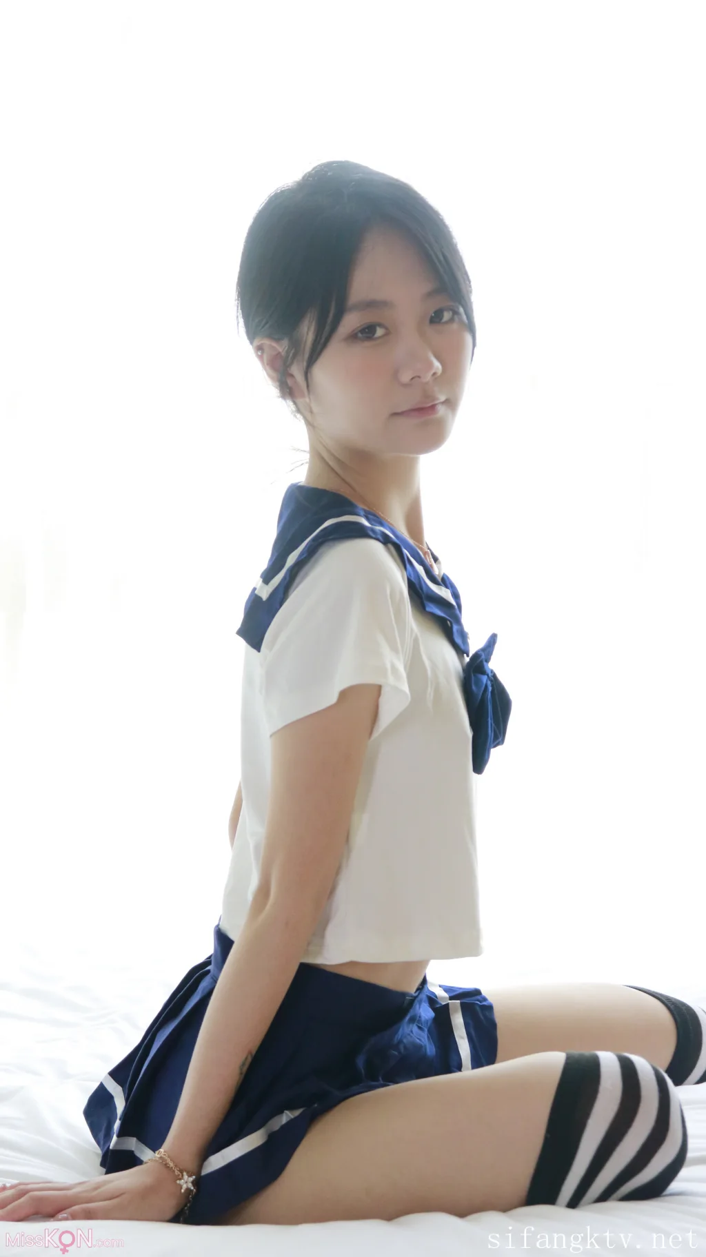 [XR Uncensored] 谢小蒽_ R18 秀人网模特 窗边的私语