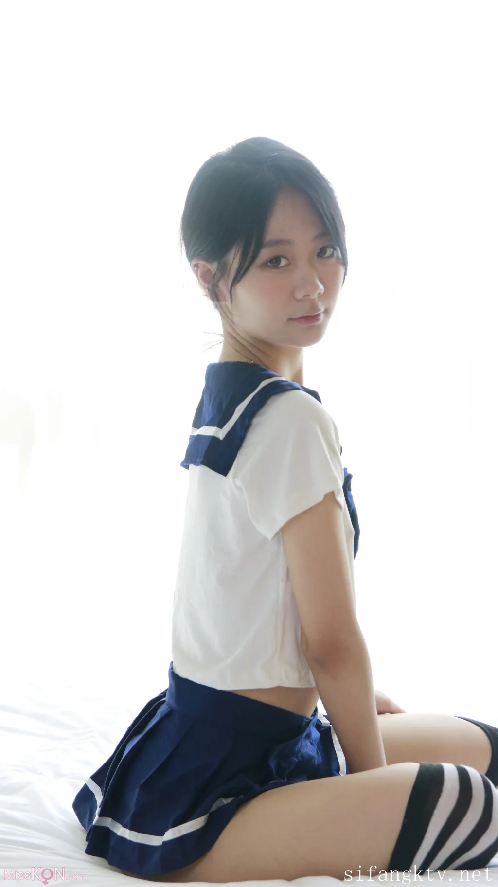 [XR Uncensored] 谢小蒽_ R18 秀人网模特 窗边的私语