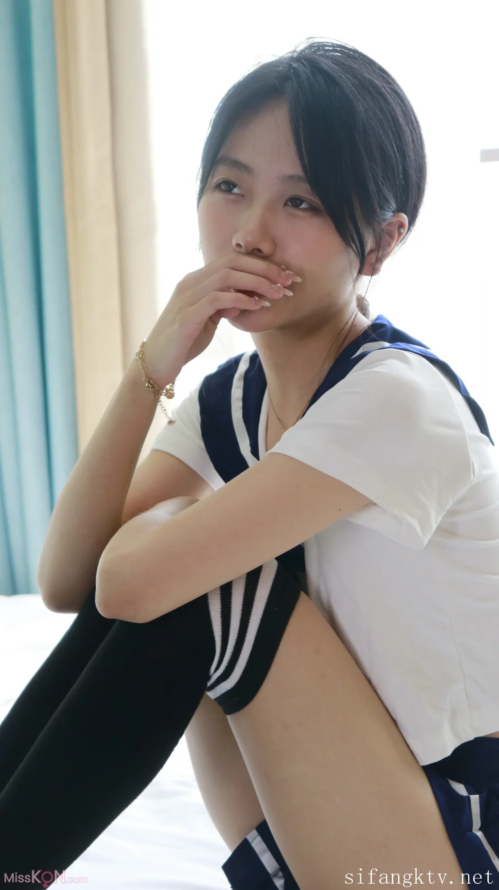 [XR Uncensored] 谢小蒽_ R18 秀人网模特 窗边的私语