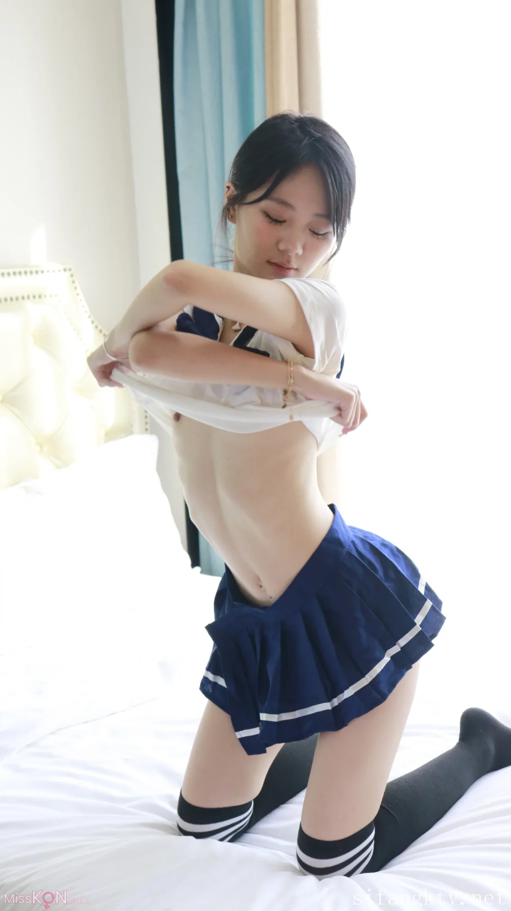 [XR Uncensored] 谢小蒽_ R18 秀人网模特 窗边的私语