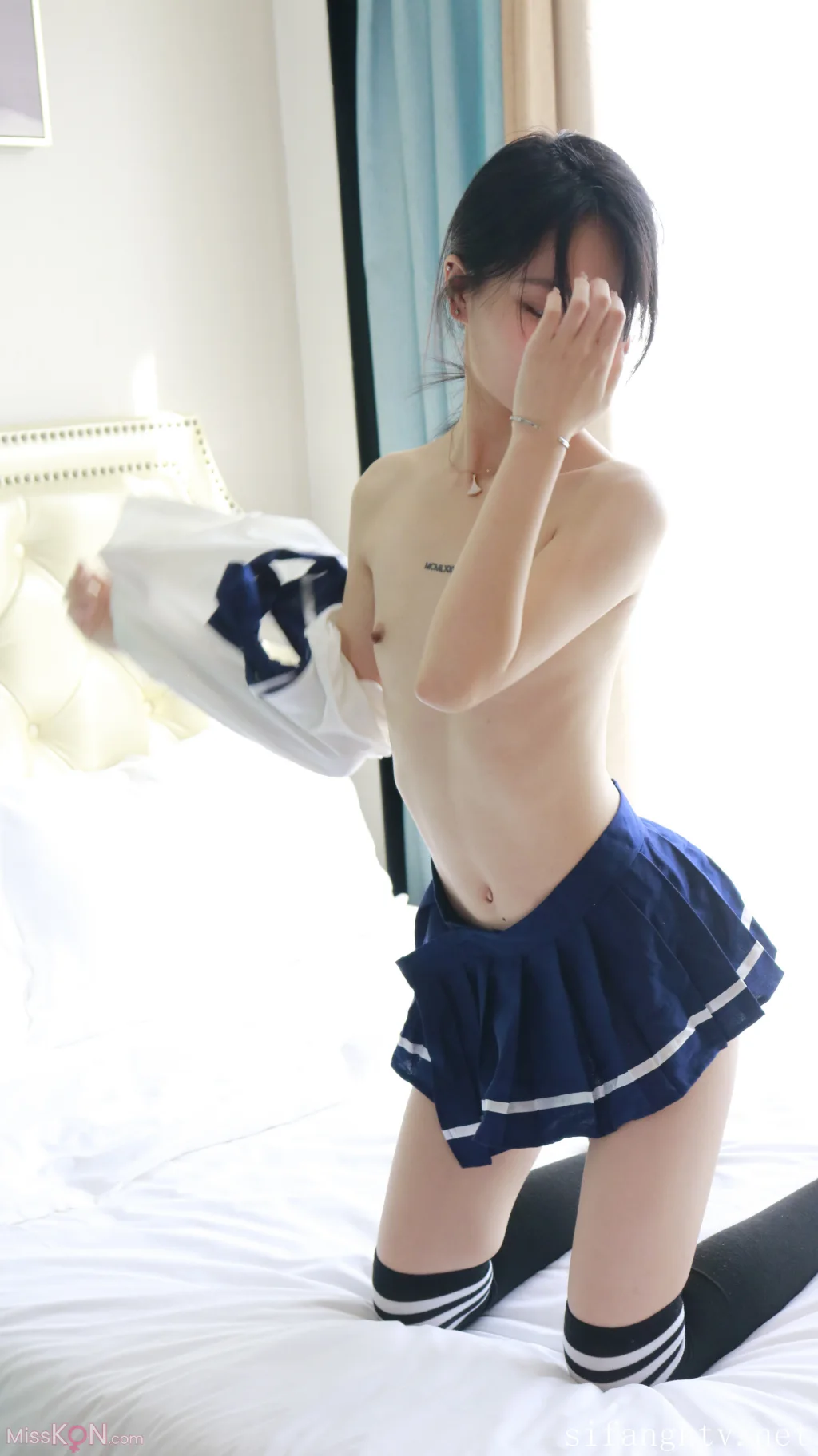 [XR Uncensored] 谢小蒽_ R18 秀人网模特 窗边的私语