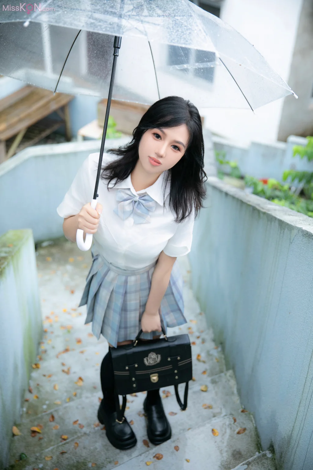 [XR Uncensored] 金小依_ R18 秀人网模特 JK学生妹
