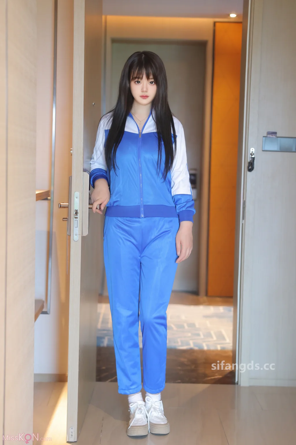 [XR Uncensored] 陈柒柒_ R18 秀人网模特 清纯学生装