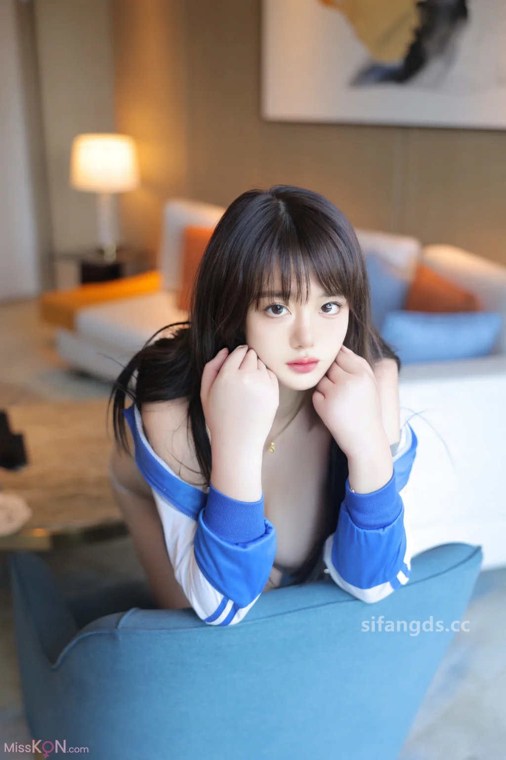 [XR Uncensored] 陈柒柒_ R18 秀人网模特 清纯学生装