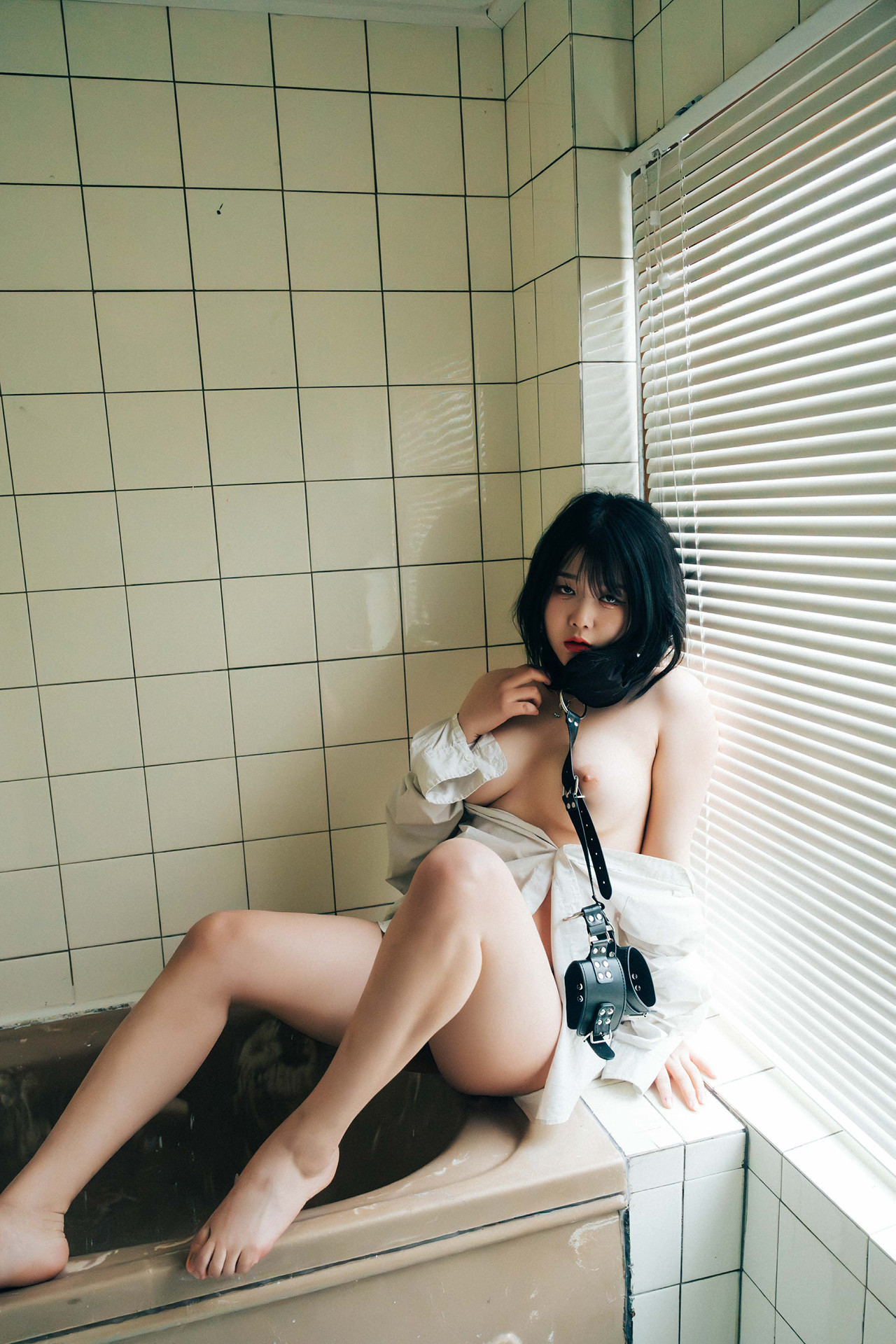 ZIA.Kwon 권지아, Loozy ‘Tight and Closer’ Set.01