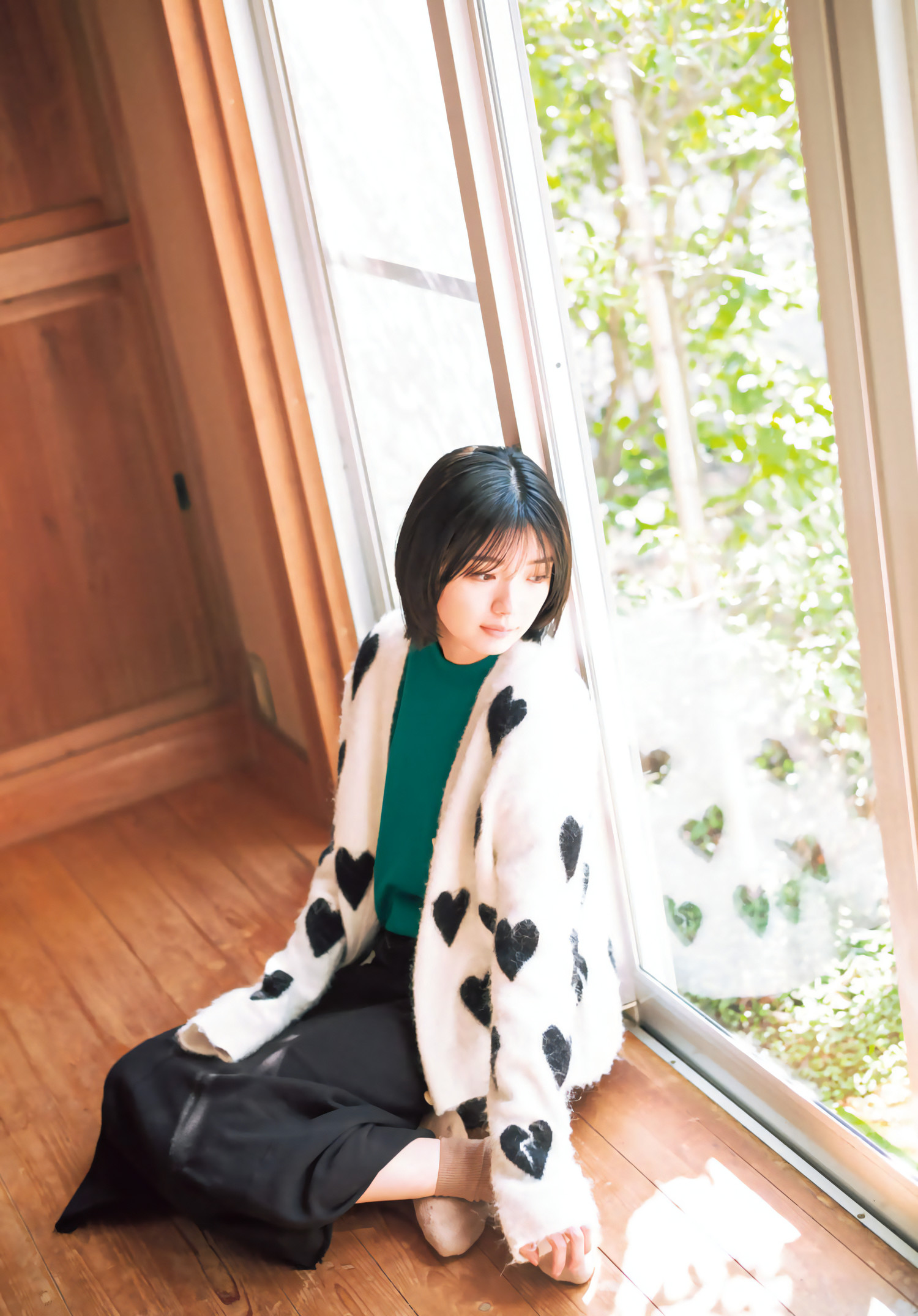 Karin Fujiyoshi 藤吉夏鈴, Shonen Magazine 2024 No.13 (週刊少年マガジン 2024年13号)