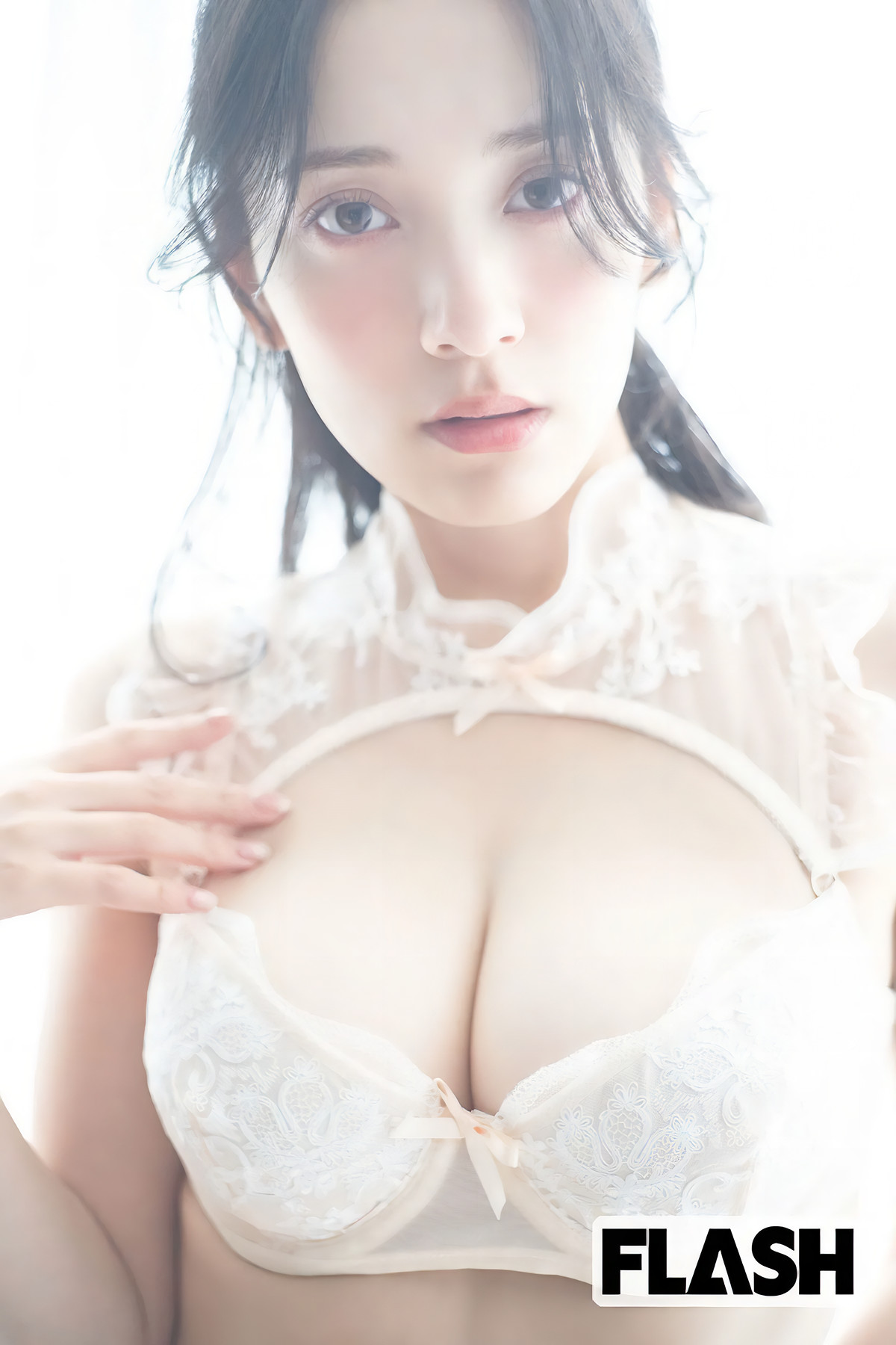 Sayaka Tomaru 都丸紗也華, FLASH 2025.05.20 (フラッシュ 2025年5月20日号)
