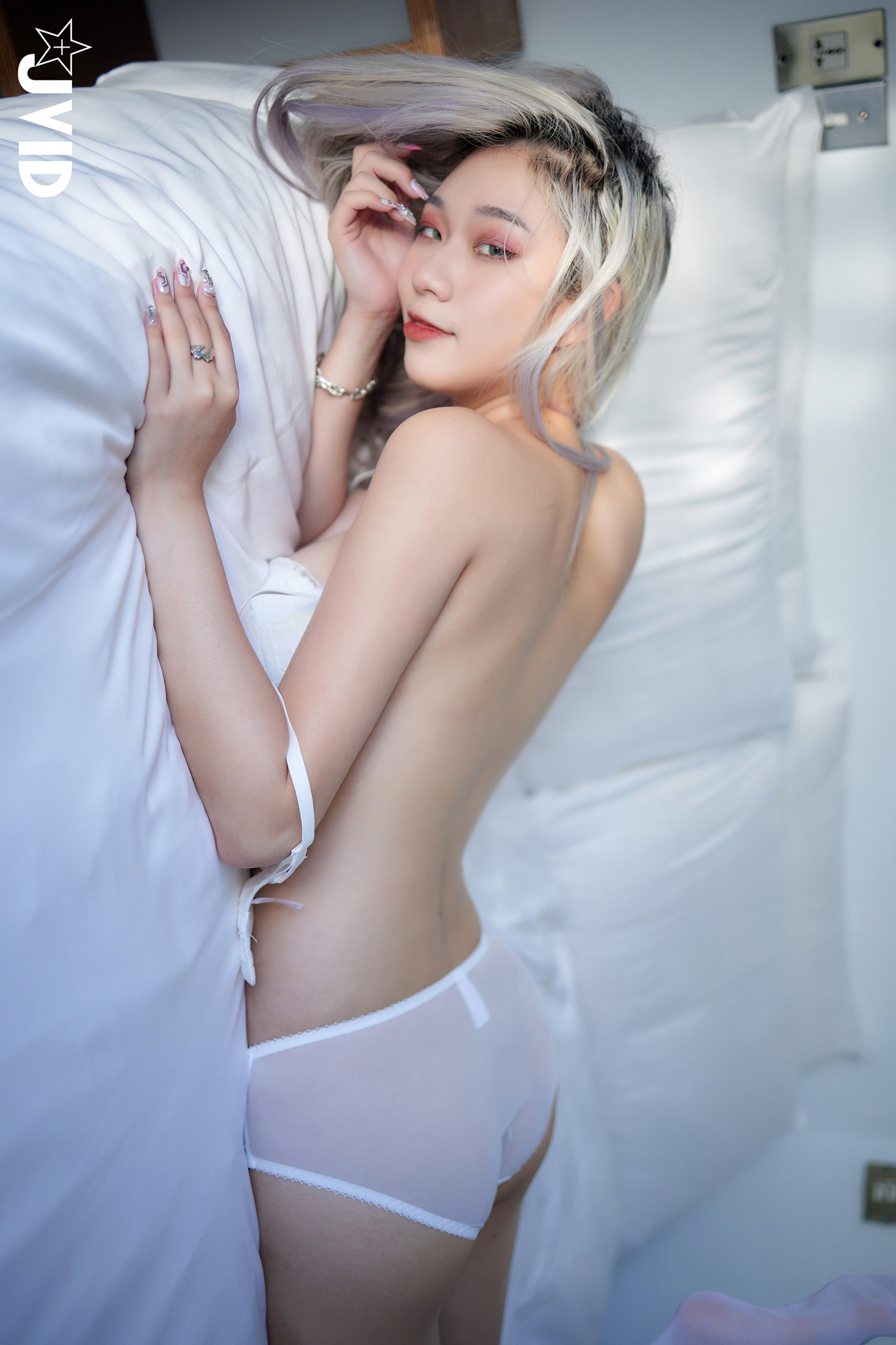 JVID Verna 「萬聖節鬼魅之月」 第五人格調香師Verna性感解密 隱藏版影片 Set.02