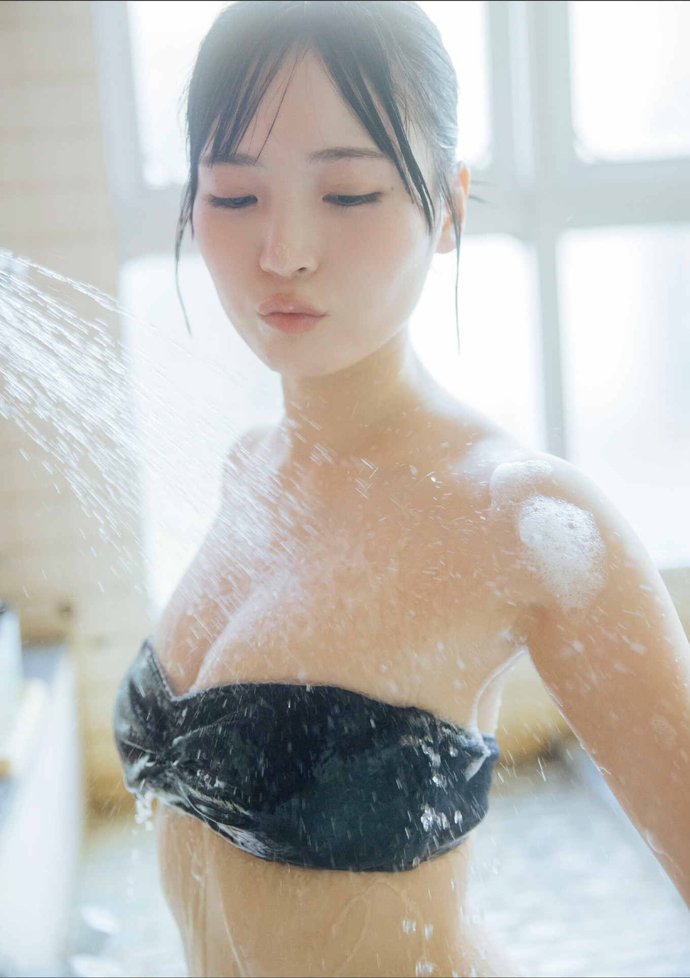 Yura Yura 由良ゆら, STRiKE! デジタル写真集 「ゆらと旅をしてみた。」 Set.01
