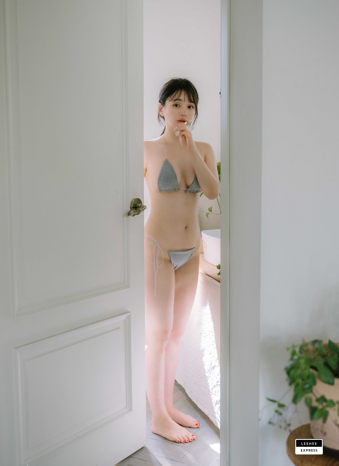 Yuri 유리, LEEHEE EXPRESS LEND-037 Set.02