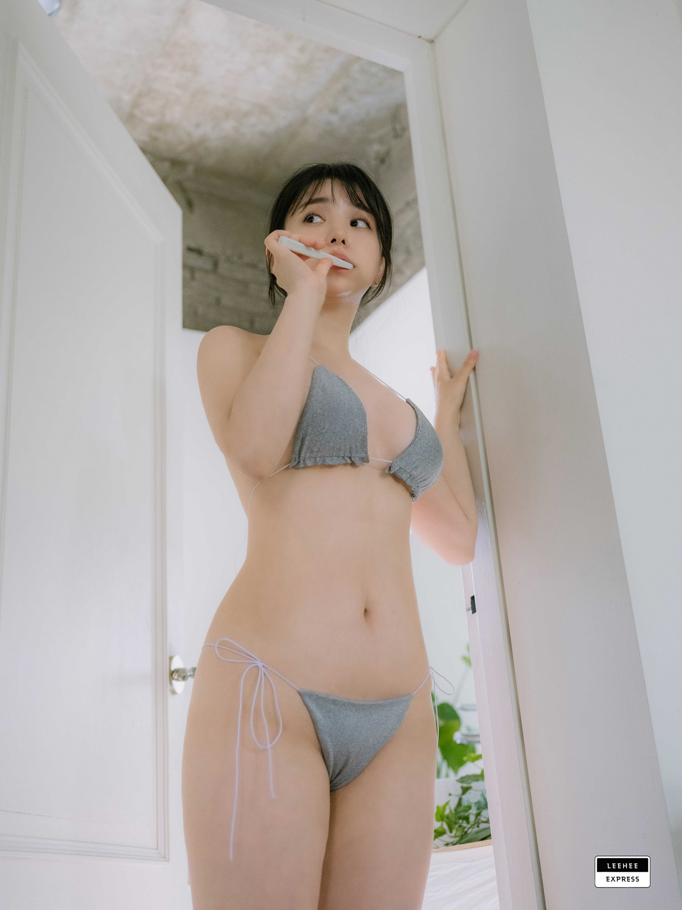 Yuri 유리, LEEHEE EXPRESS LEND-037 Set.02