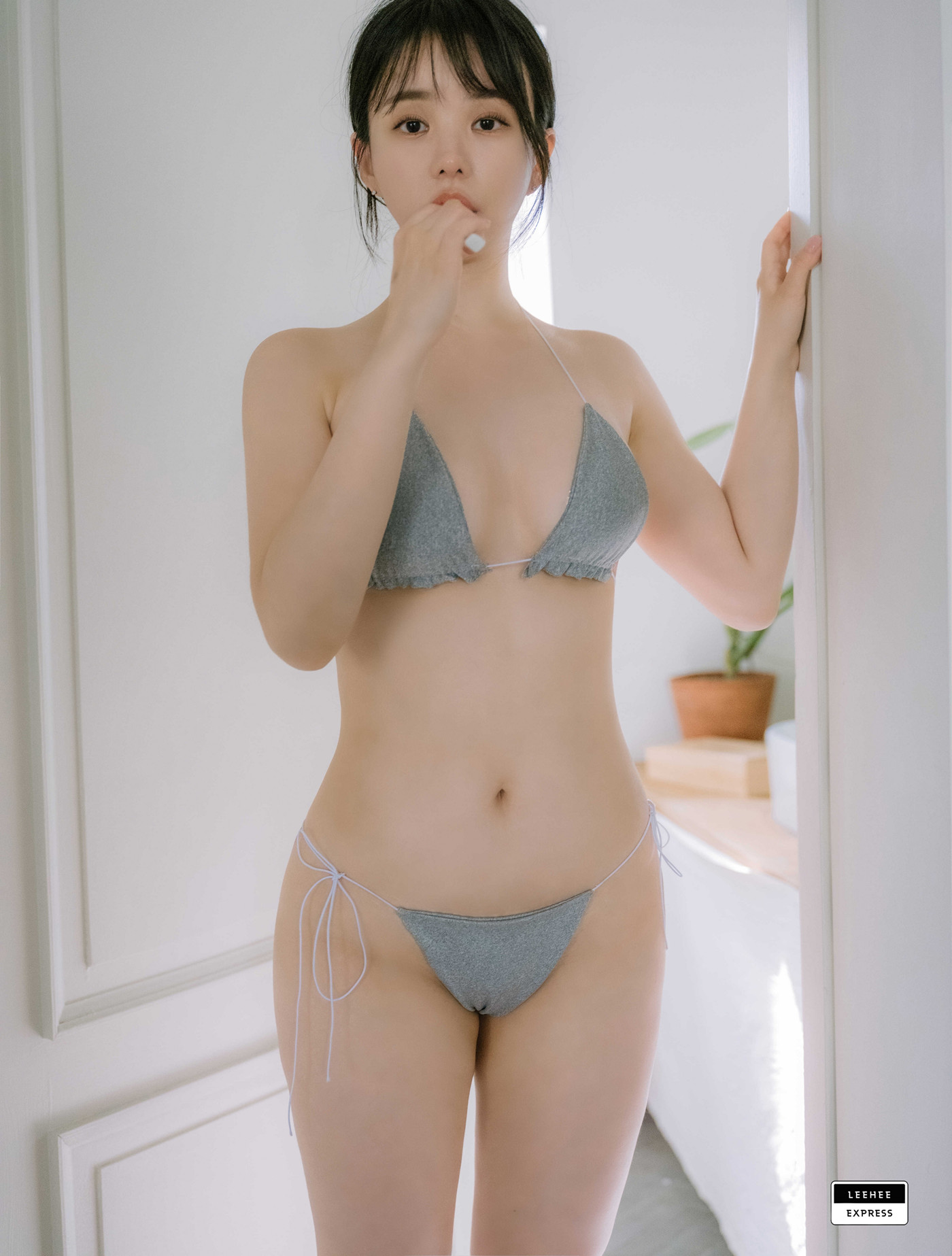 Yuri 유리, LEEHEE EXPRESS LEND-037 Set.02